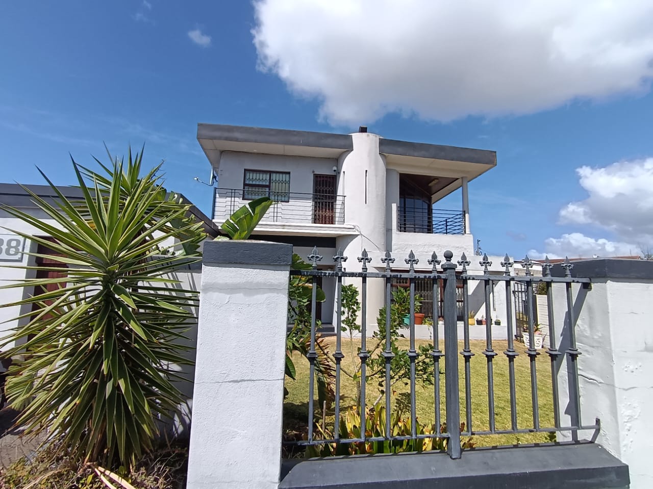 5 Bedroom Property for Sale in Grassy Park Western Cape